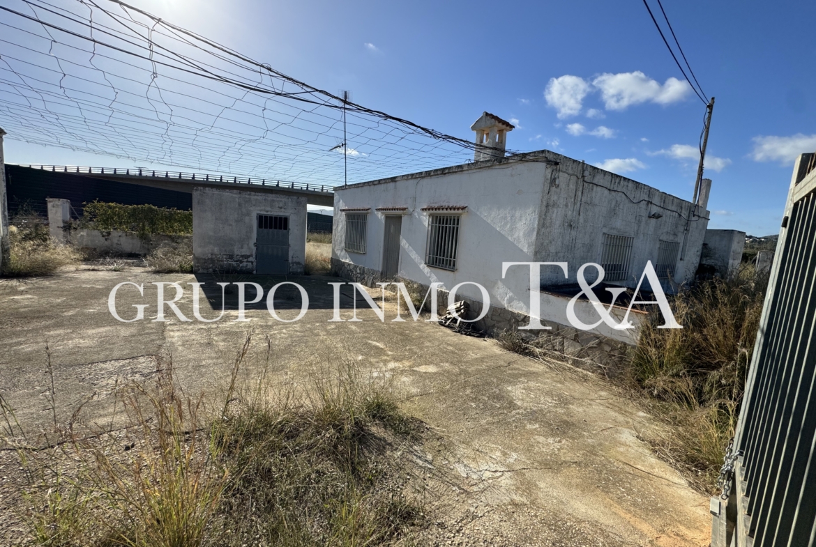 1181- Terreno en venta en E-15