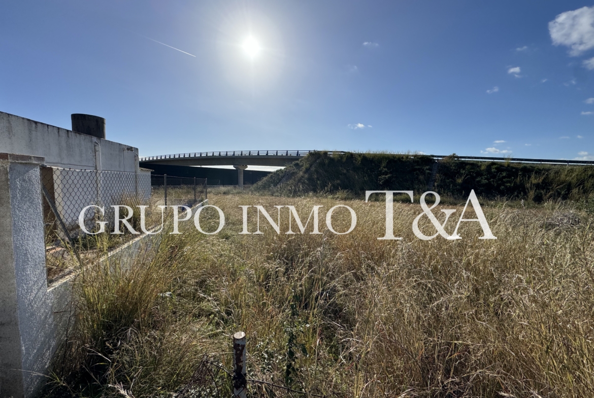 1181- Terreno en venta en E-15