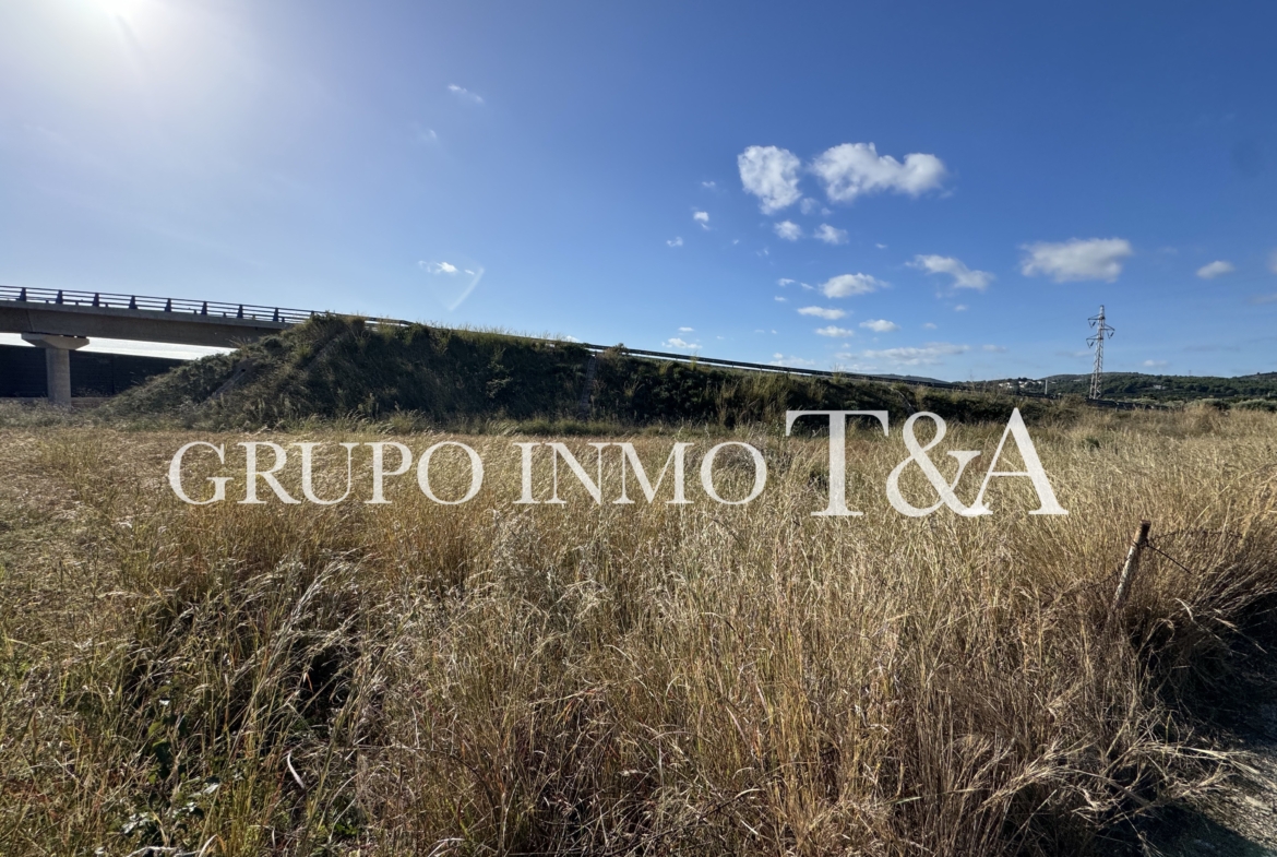 1181- Terreno en venta en E-15