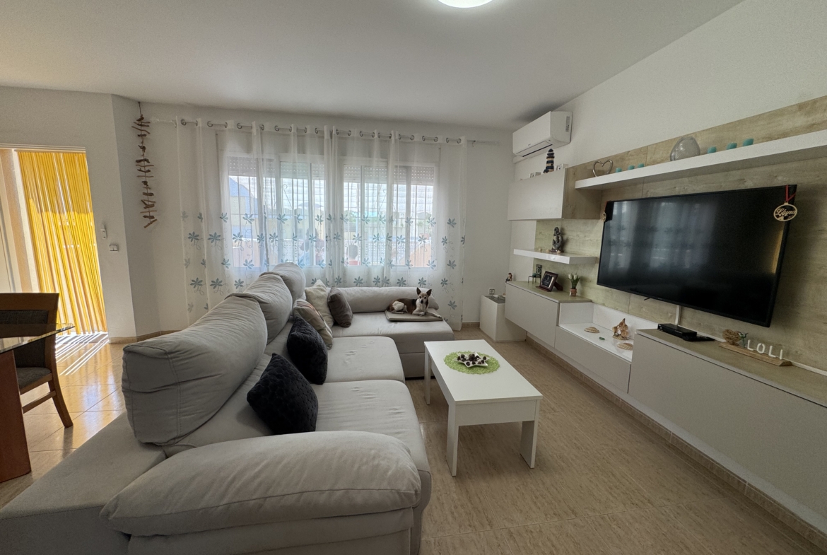 1196- Casa / Chalet adosado en venta en Calle Castelló , Calig