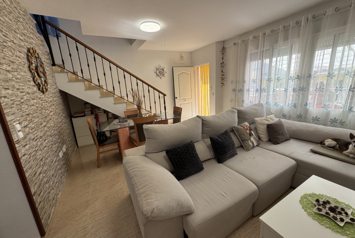 1196- Casa / Chalet adosado en venta en Calle Castelló , Calig