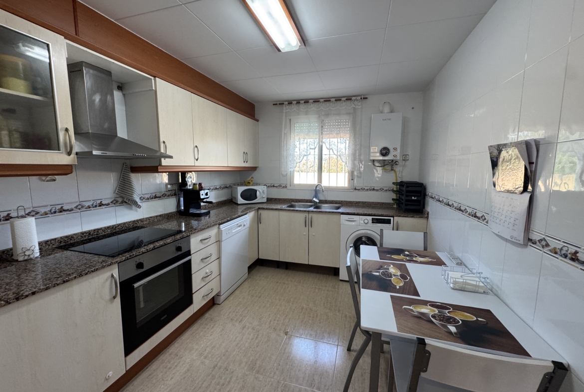 1196- Casa / Chalet adosado en venta en Calle Castelló , Calig