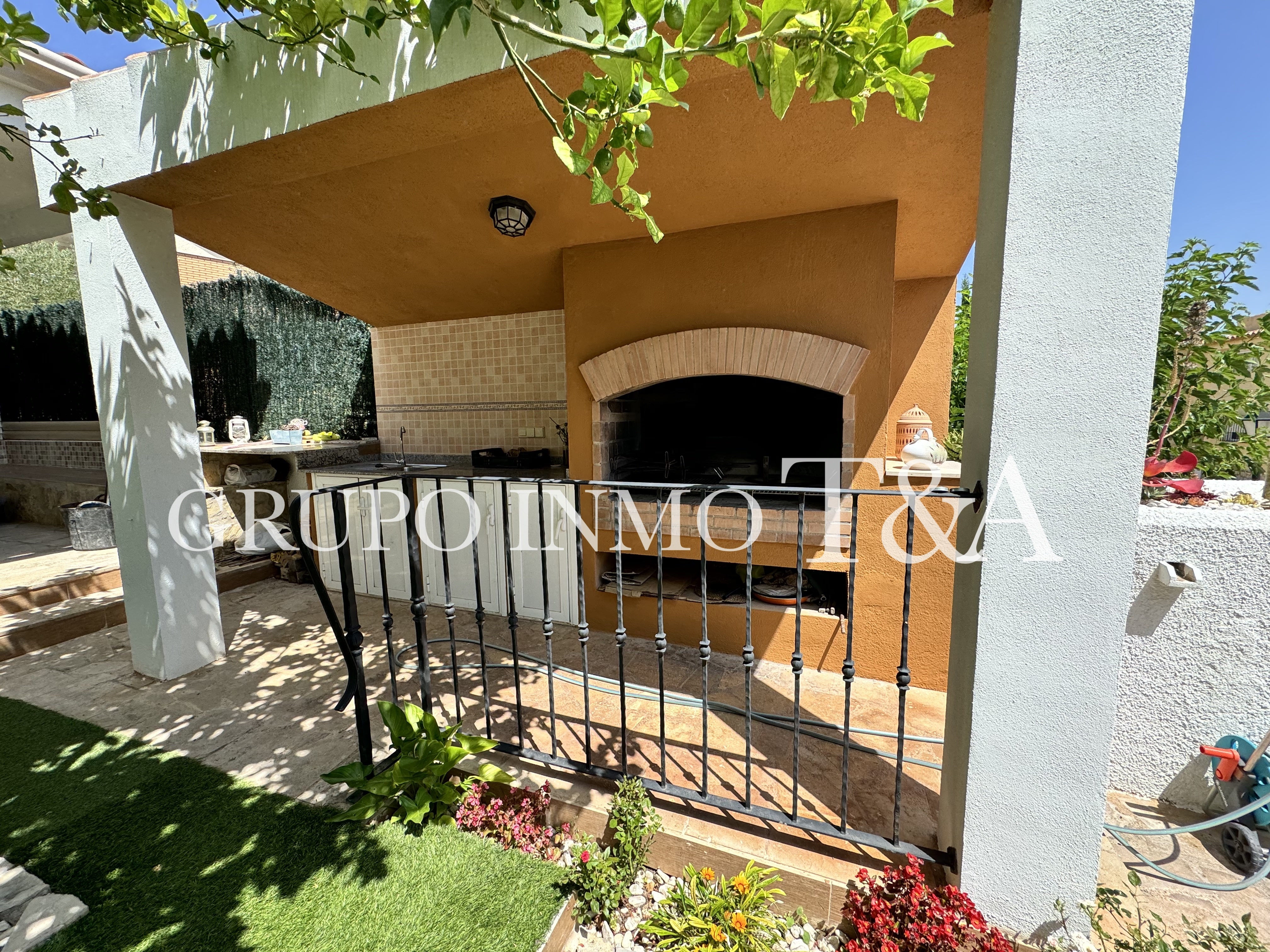 1202- Casa o chalet independiente en venta en Carretera de ľ Estación