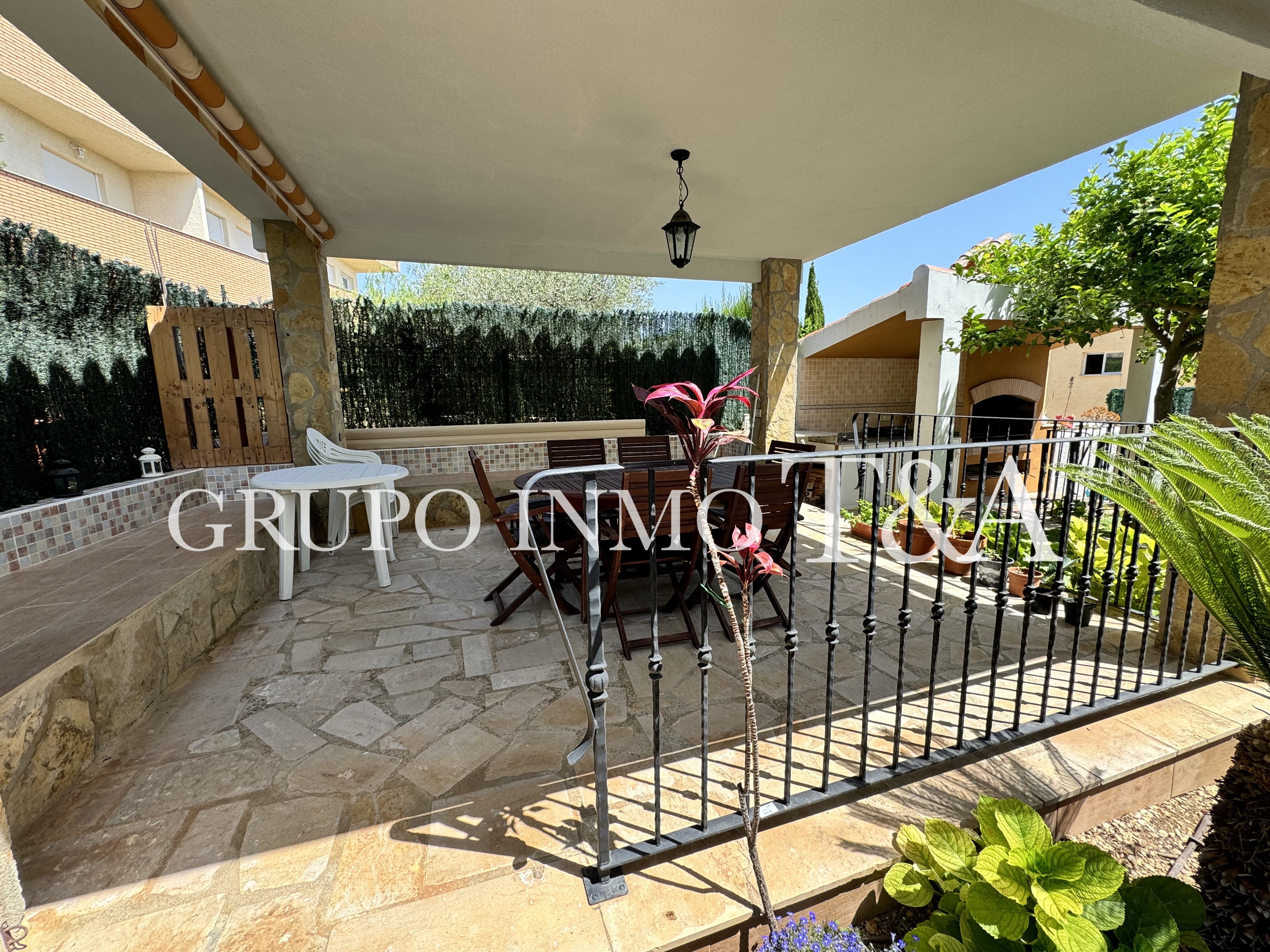 1202- Casa o chalet independiente en venta en Carretera de ľ Estación
