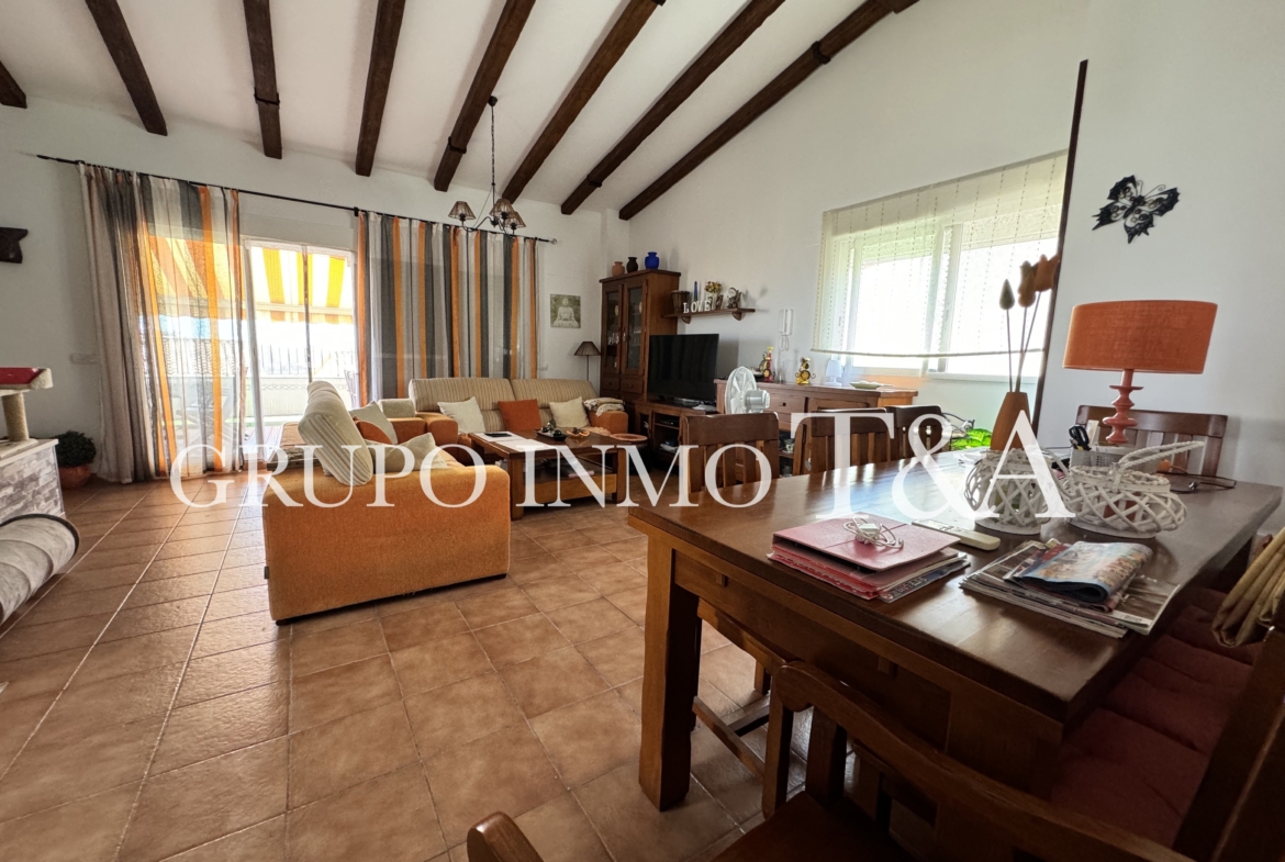 1202- Casa o chalet independiente en venta en Carretera de ľ Estación