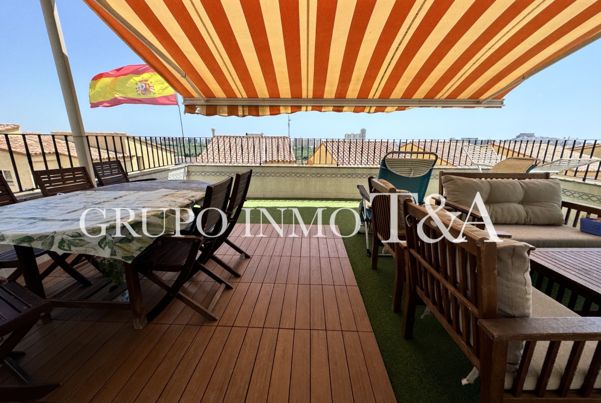 1202- Casa o chalet independiente en venta en Carretera de ľ Estación