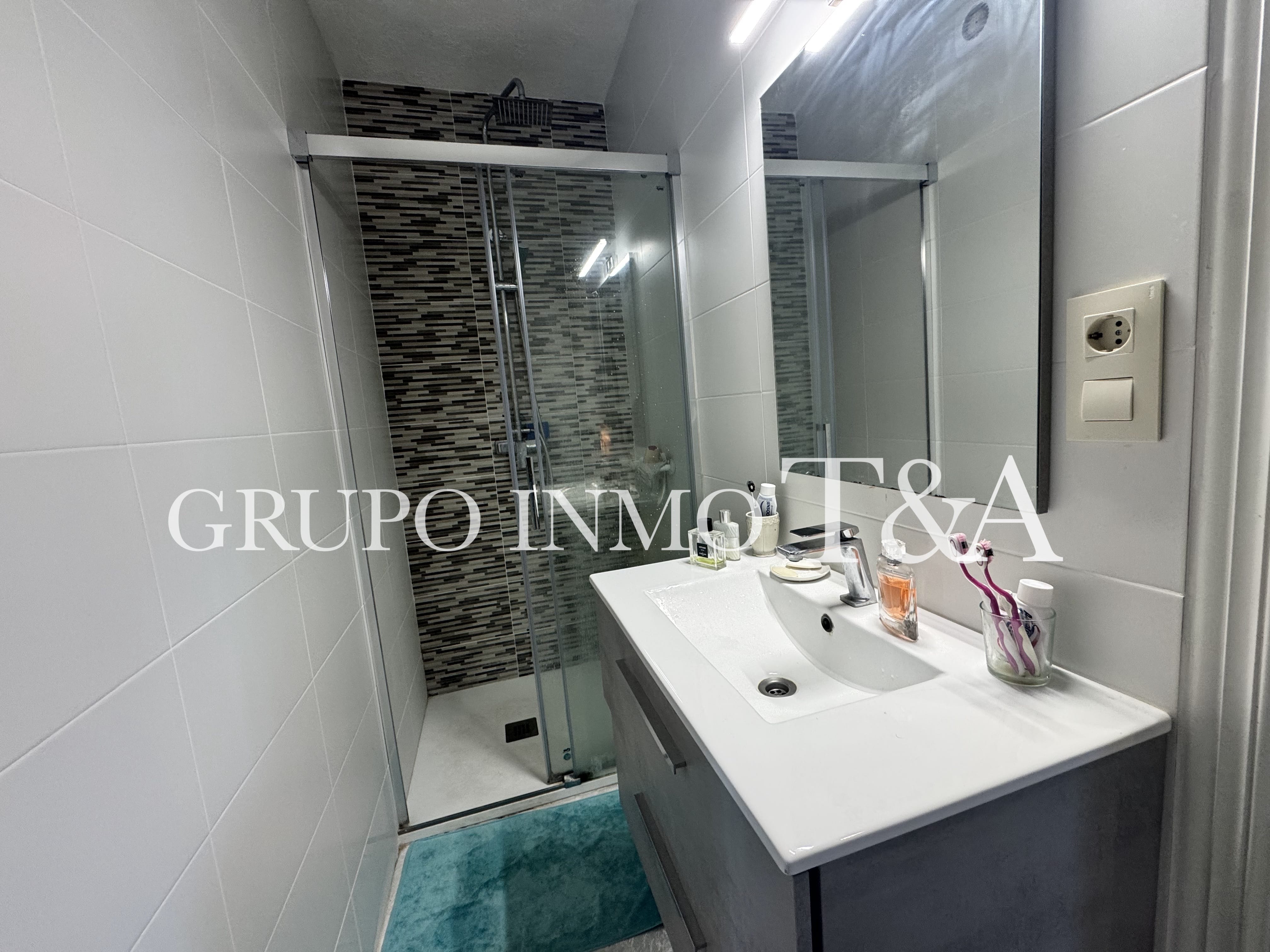 1202- Piso en venta en Avenida Grecia