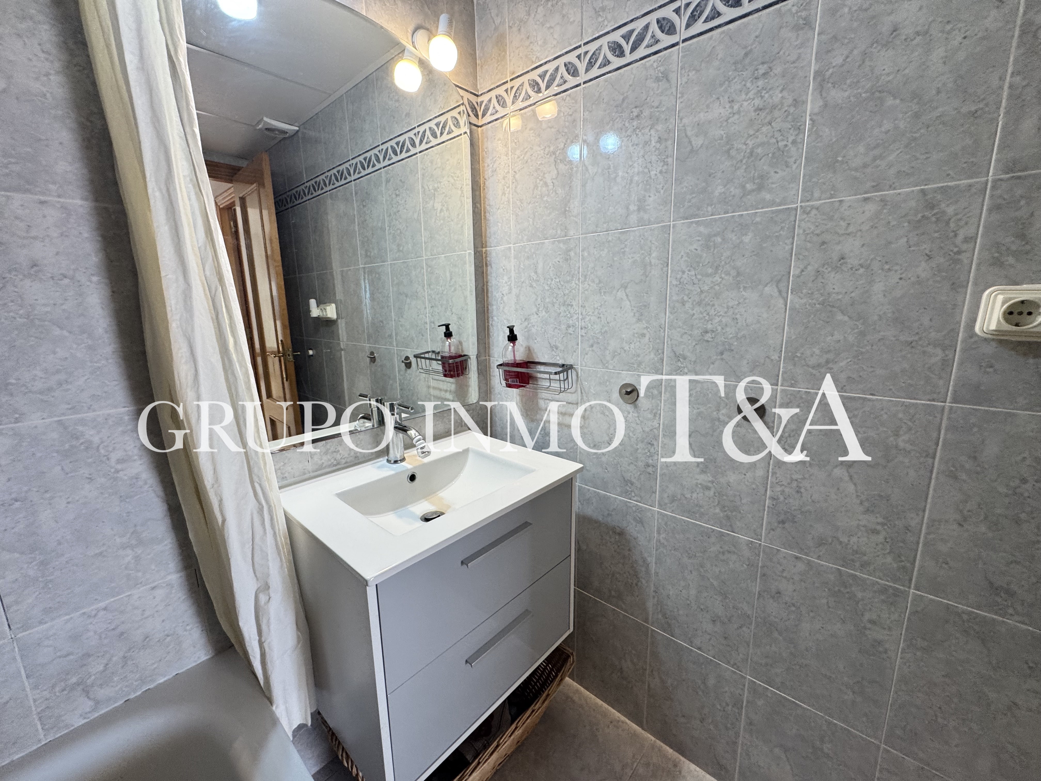 1202- Piso en venta en Avenida Grecia