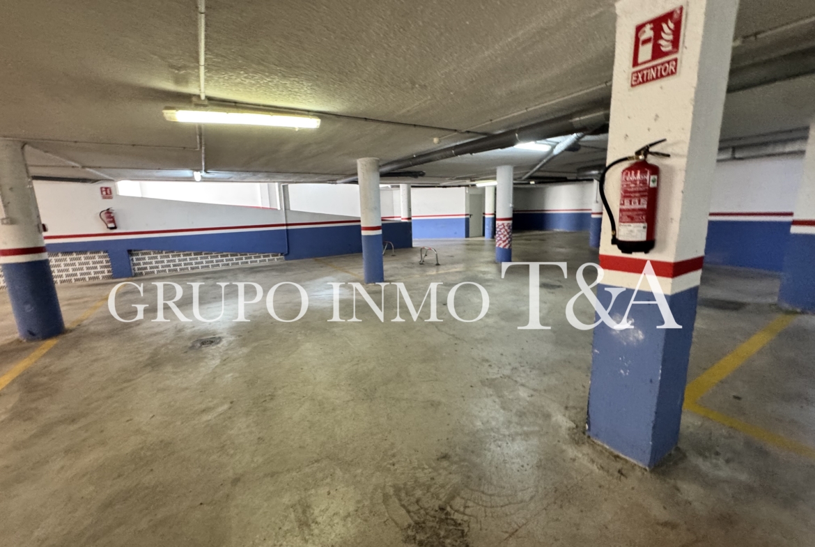 1205- Ático en venta en Calle de Gregal