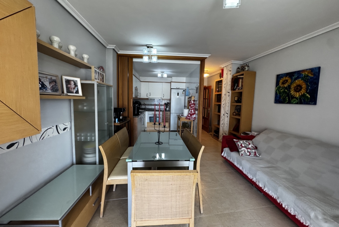 1208- Piso en venta en Avenida de les Corts Valencianes