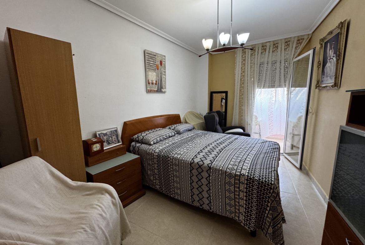 1208- Piso en venta en Avenida de les Corts Valencianes