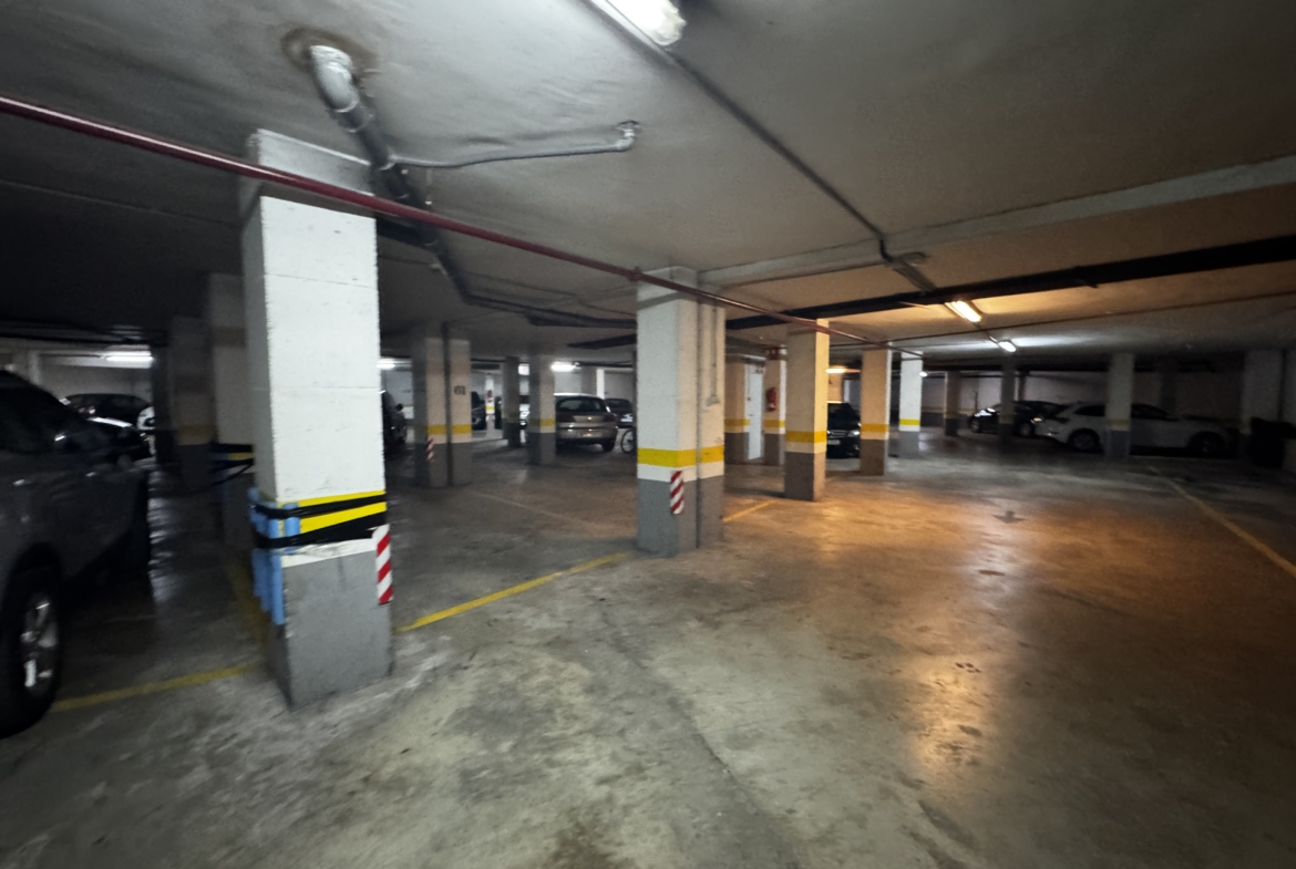 1208- Piso en venta en Avenida de les Corts Valencianes