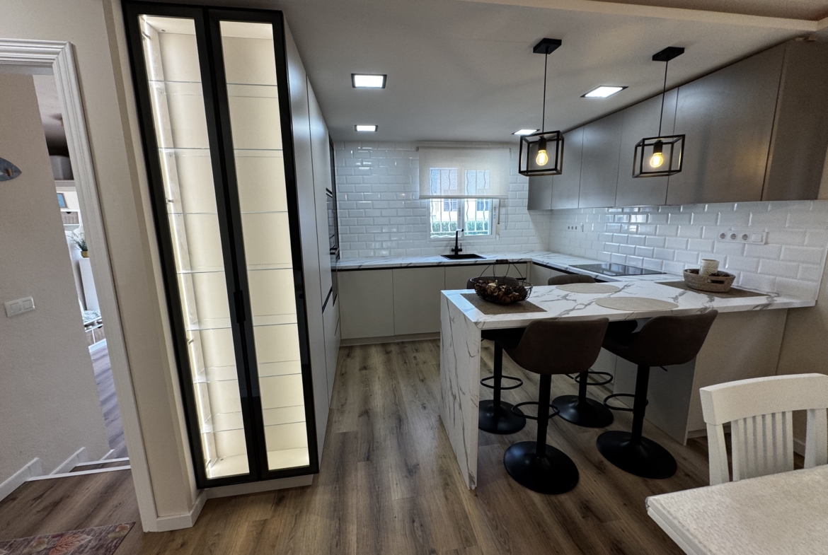 1211- Casa o chalet independiente en venta en Cervera