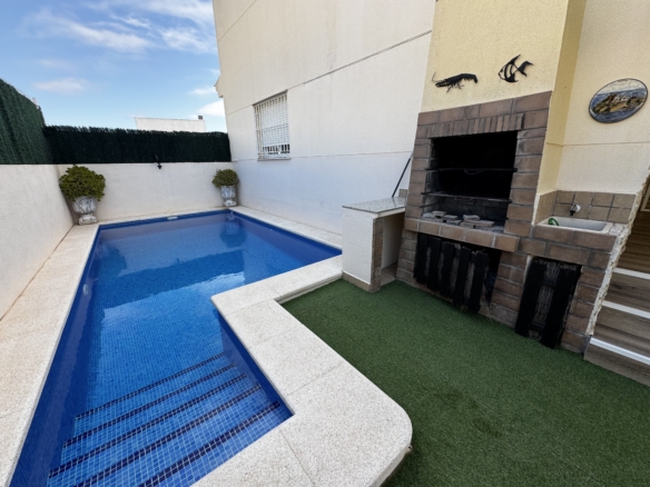 1211- Casa o chalet independiente en venta en Cervera