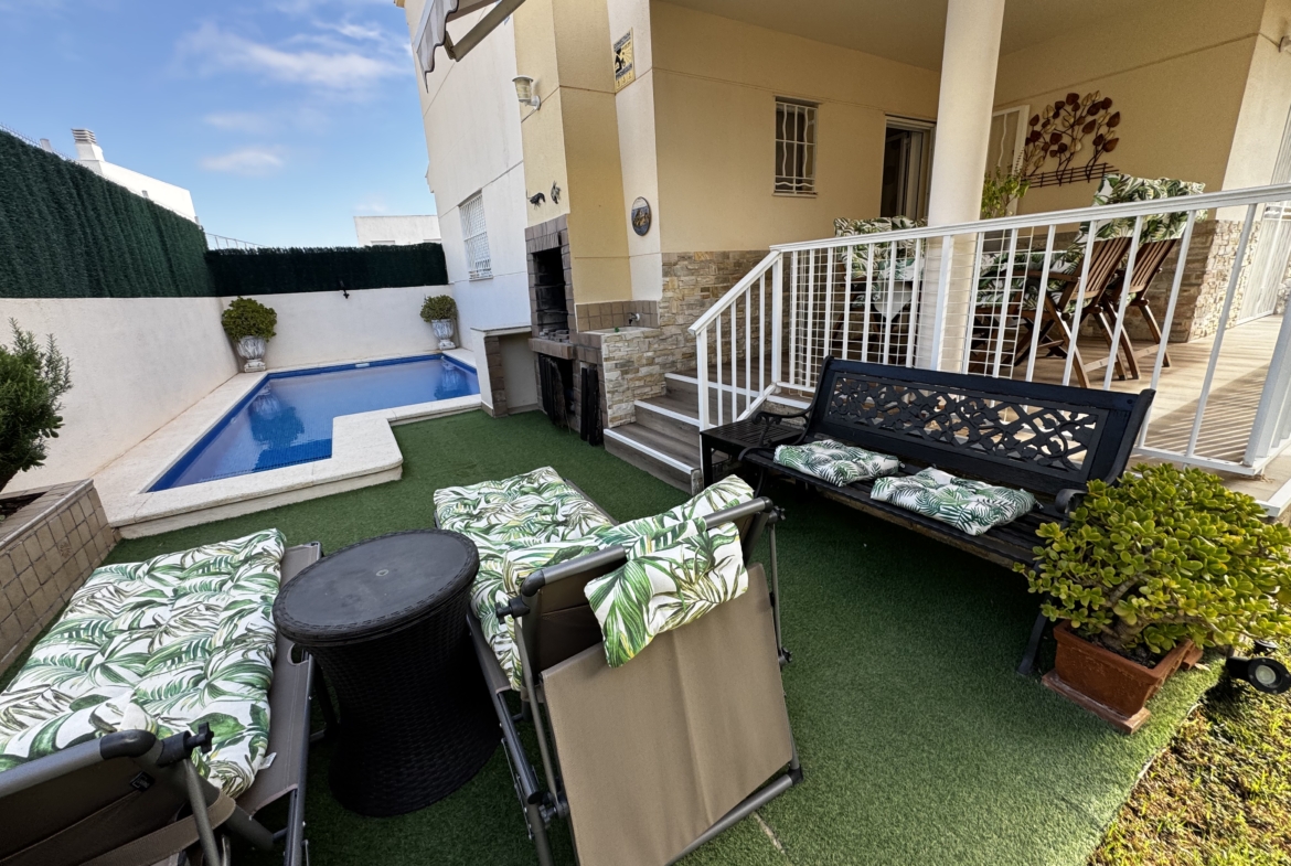 1211- Casa o chalet independiente en venta en Cervera