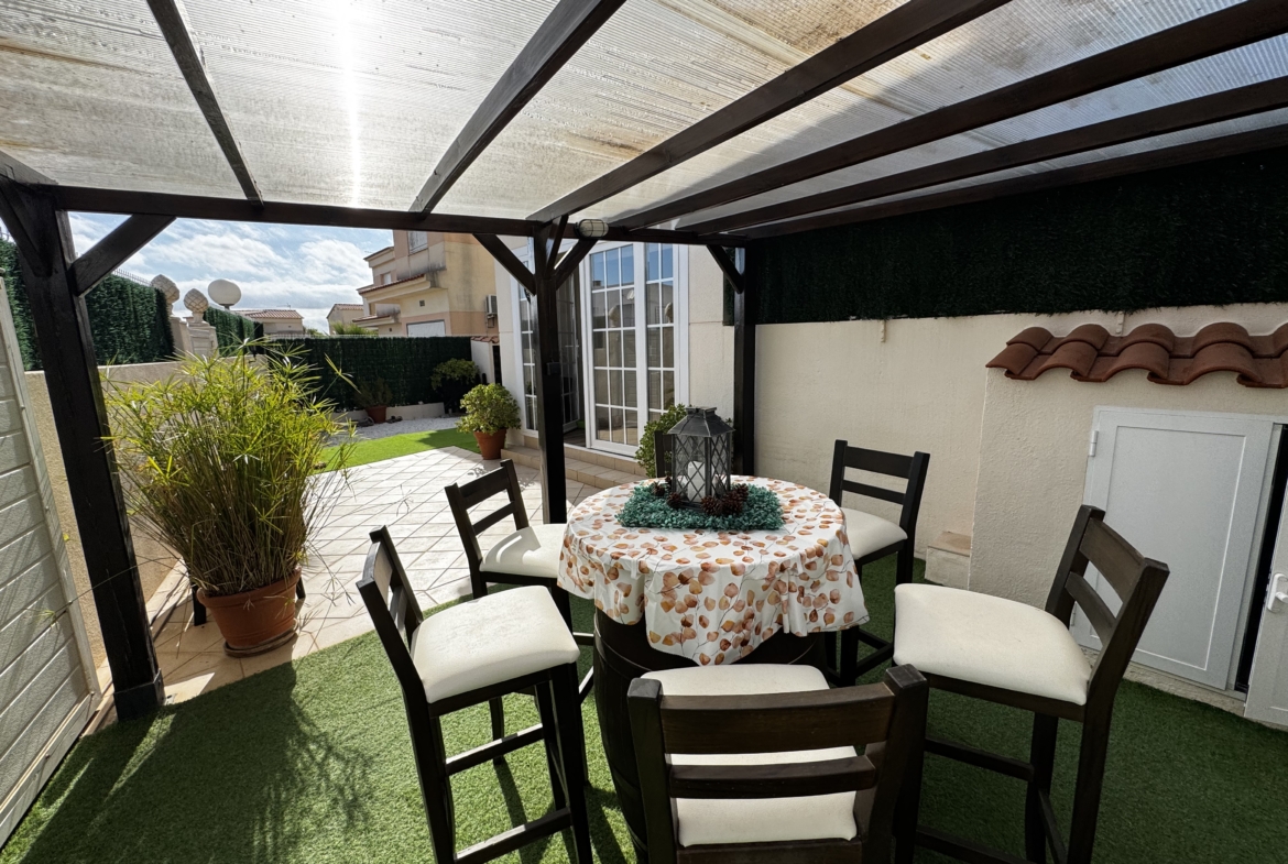 1211- Casa o chalet independiente en venta en Cervera
