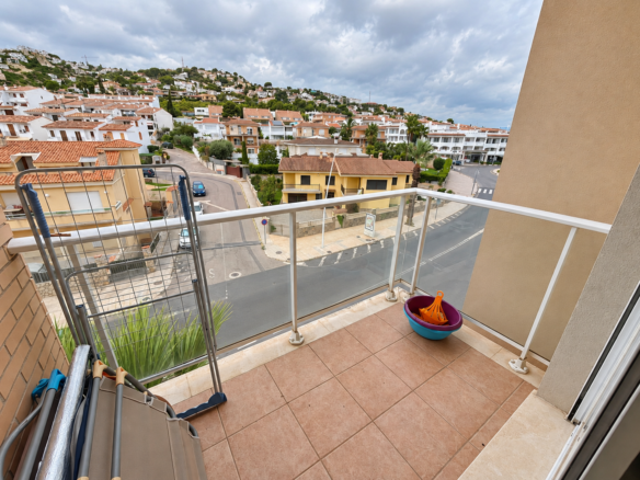 1214- Exclusivo piso de 2 dormitorios con parking y vistas a la montaña en Llandells (Peñíscola)