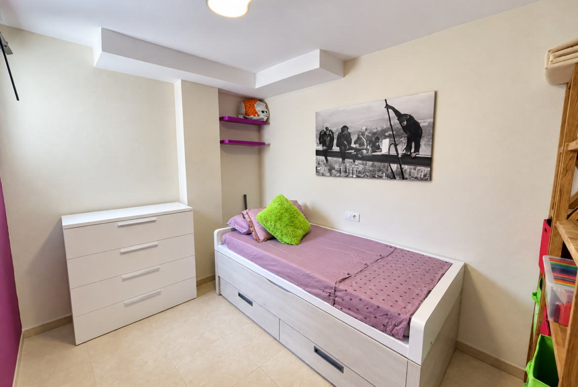 1214- Exclusivo piso de 2 dormitorios con parking y vistas a la montaña en Llandells (Peñíscola)
