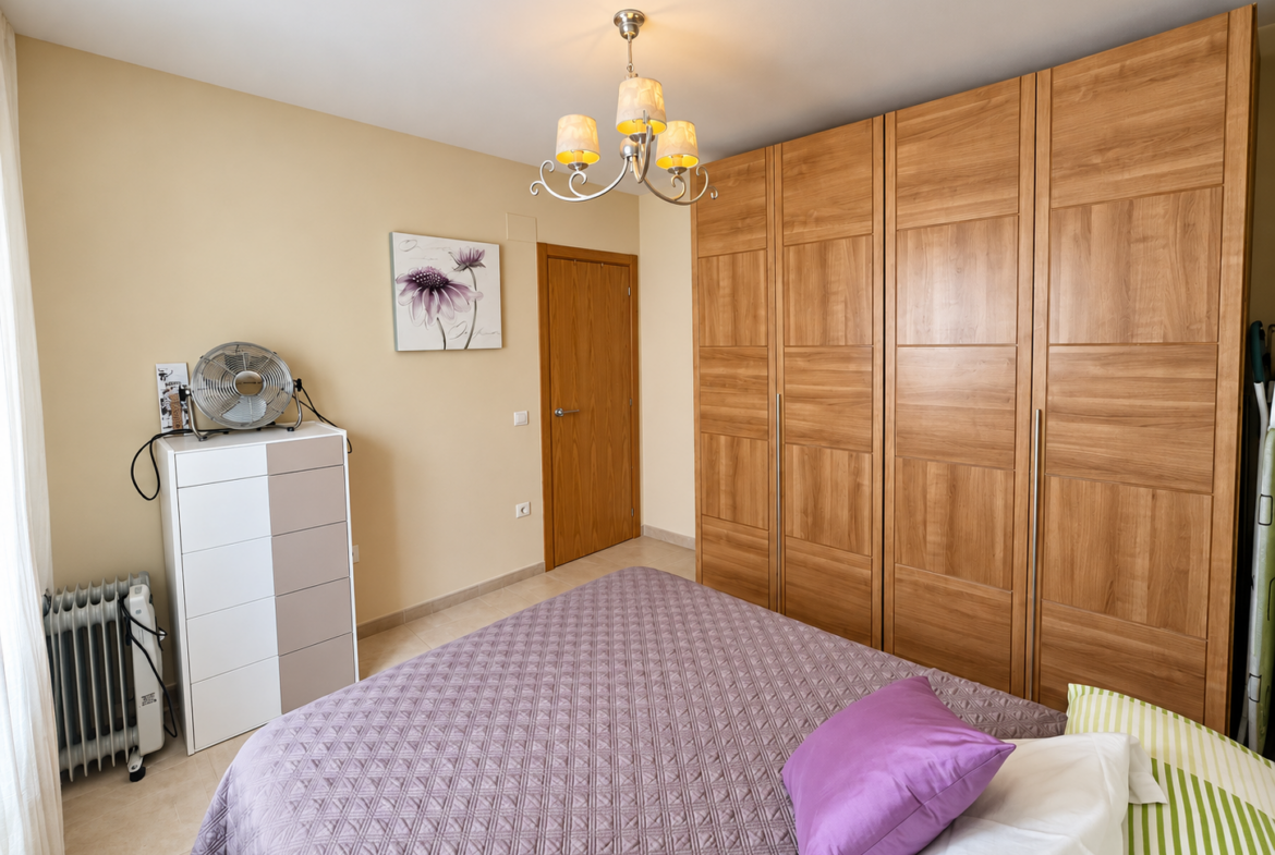 1214- Exclusivo piso de 2 dormitorios con parking y vistas a la montaña en Llandells (Peñíscola)