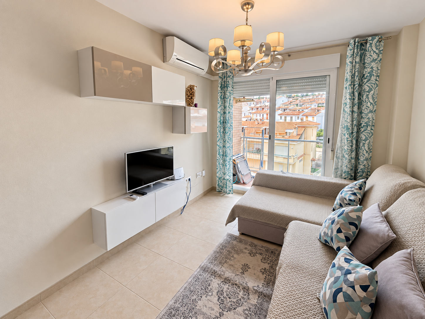 1214- Exclusivo piso de 2 dormitorios con parking y vistas a la montaña en Llandells (Peñíscola)